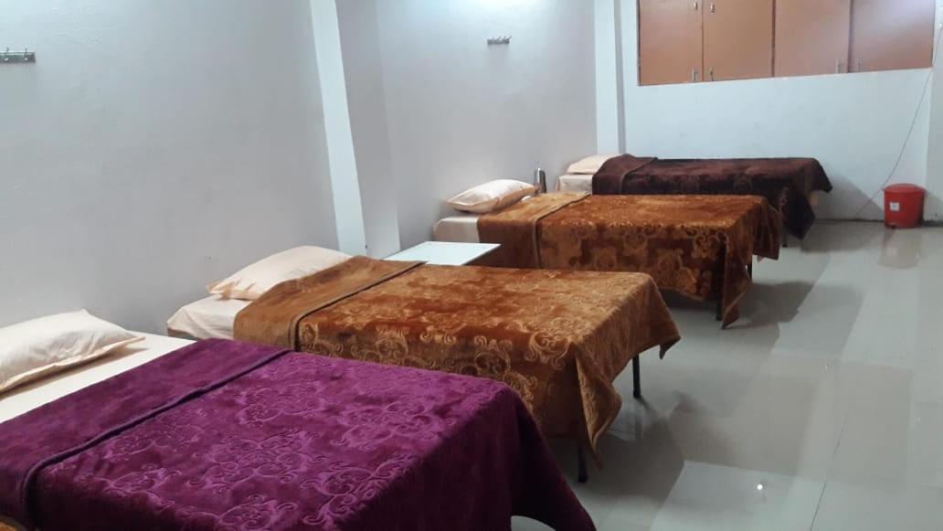 Bed and Breakfast Nityanand Prayagraj Exterior foto