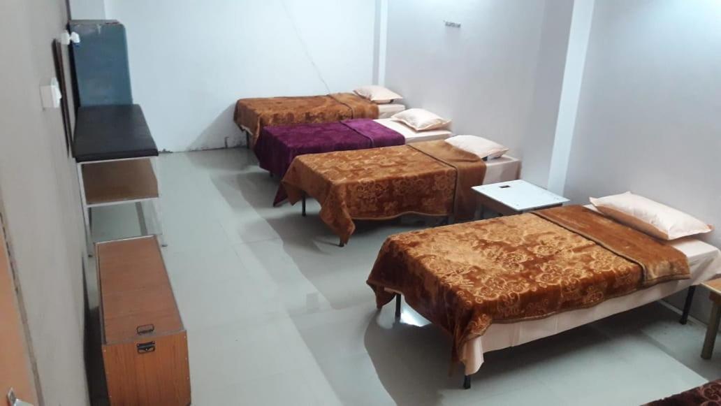 Bed and Breakfast Nityanand Prayagraj Exterior foto